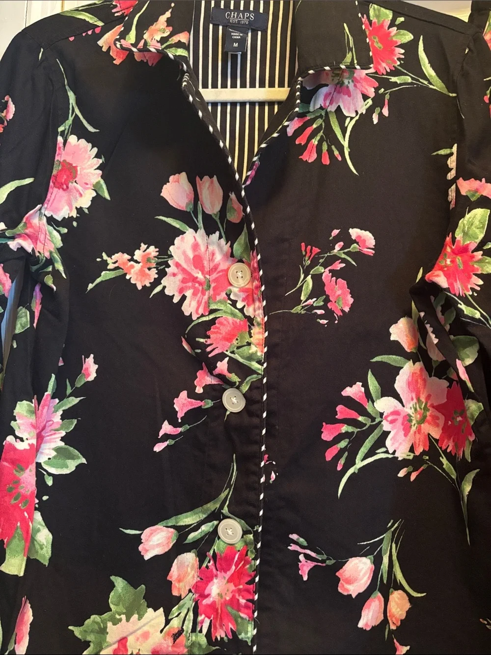 Gently used, CHAPS Women's Black Floral Pajamas 🌷